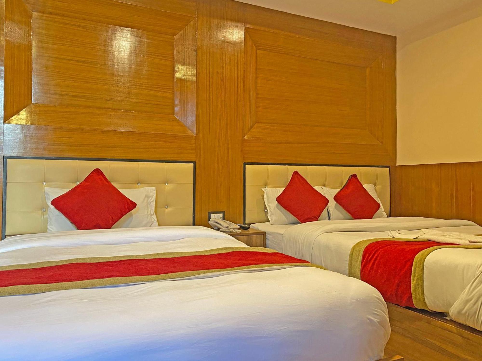 Hotel Airport Holiday Kathmandu Exterior foto