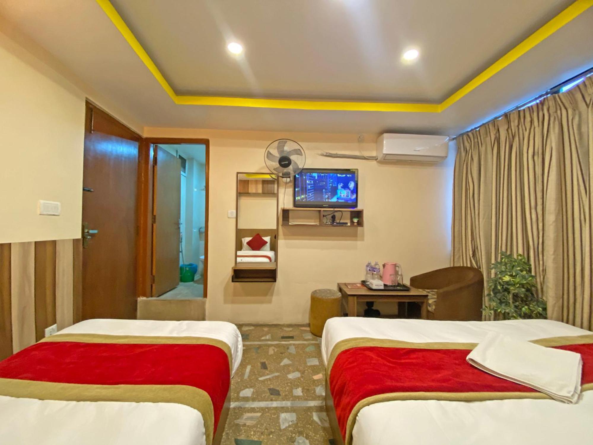 Hotel Airport Holiday Kathmandu Exterior foto