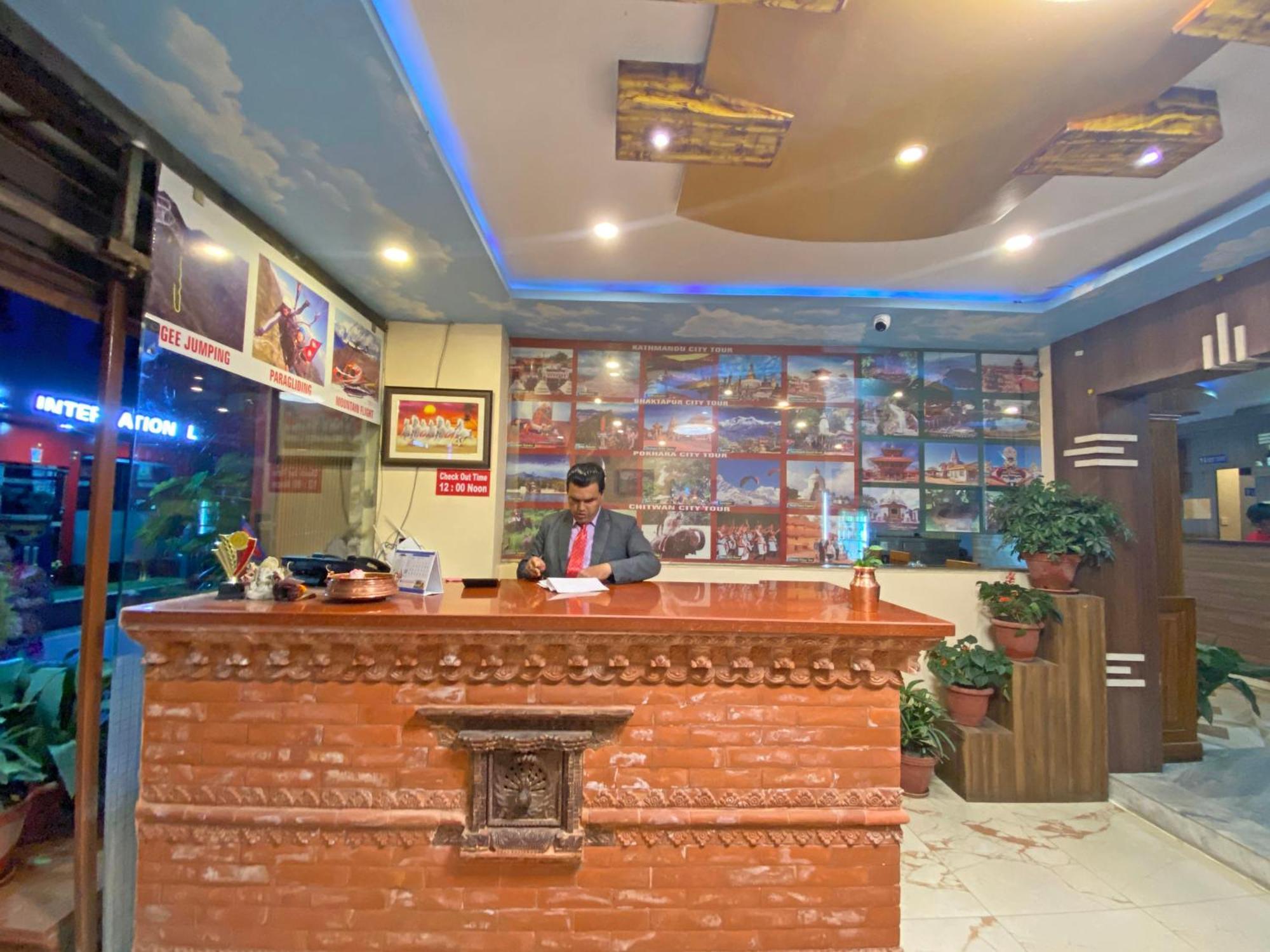 Hotel Airport Holiday Kathmandu Exterior foto