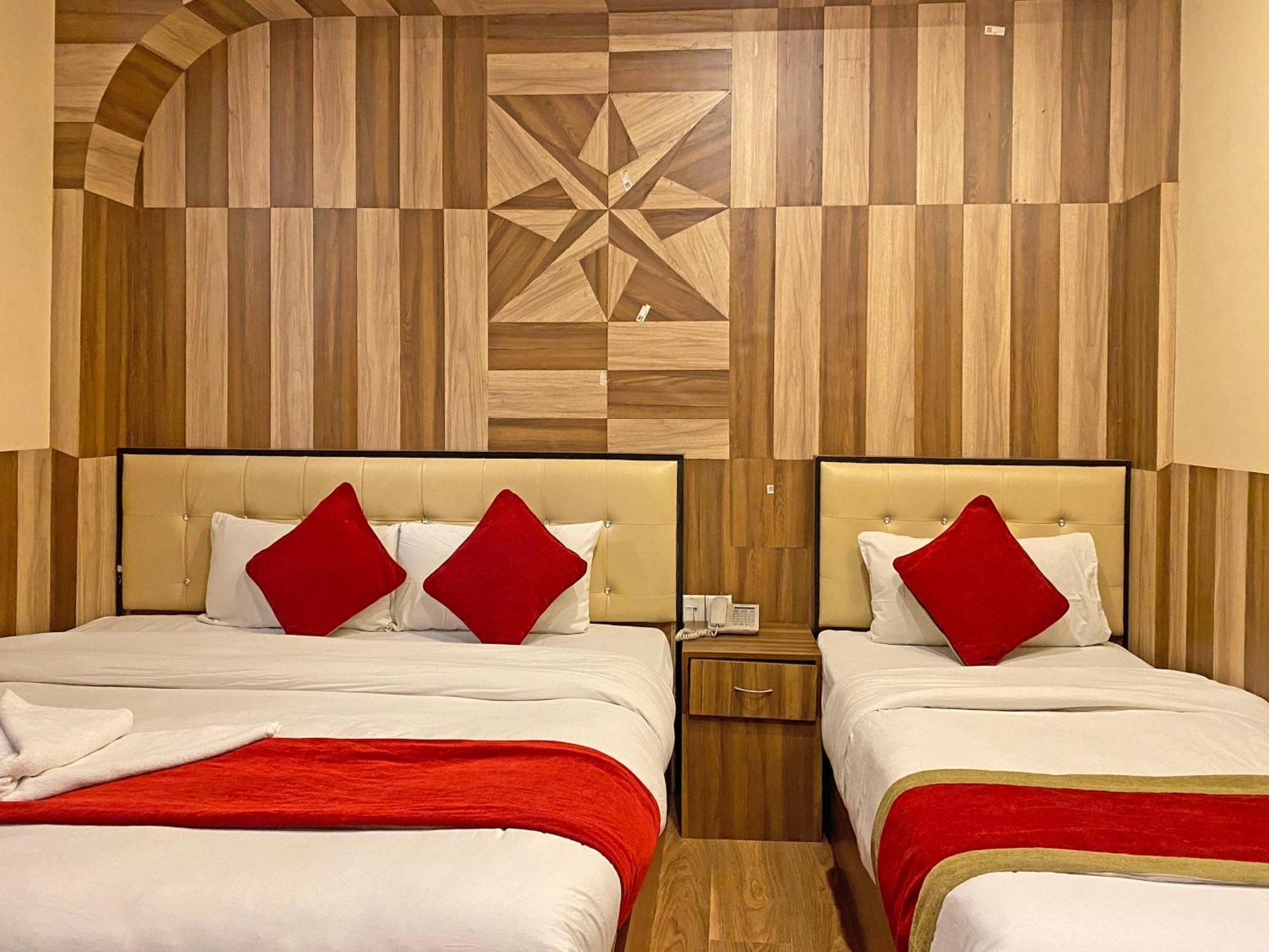Hotel Airport Holiday Kathmandu Exterior foto