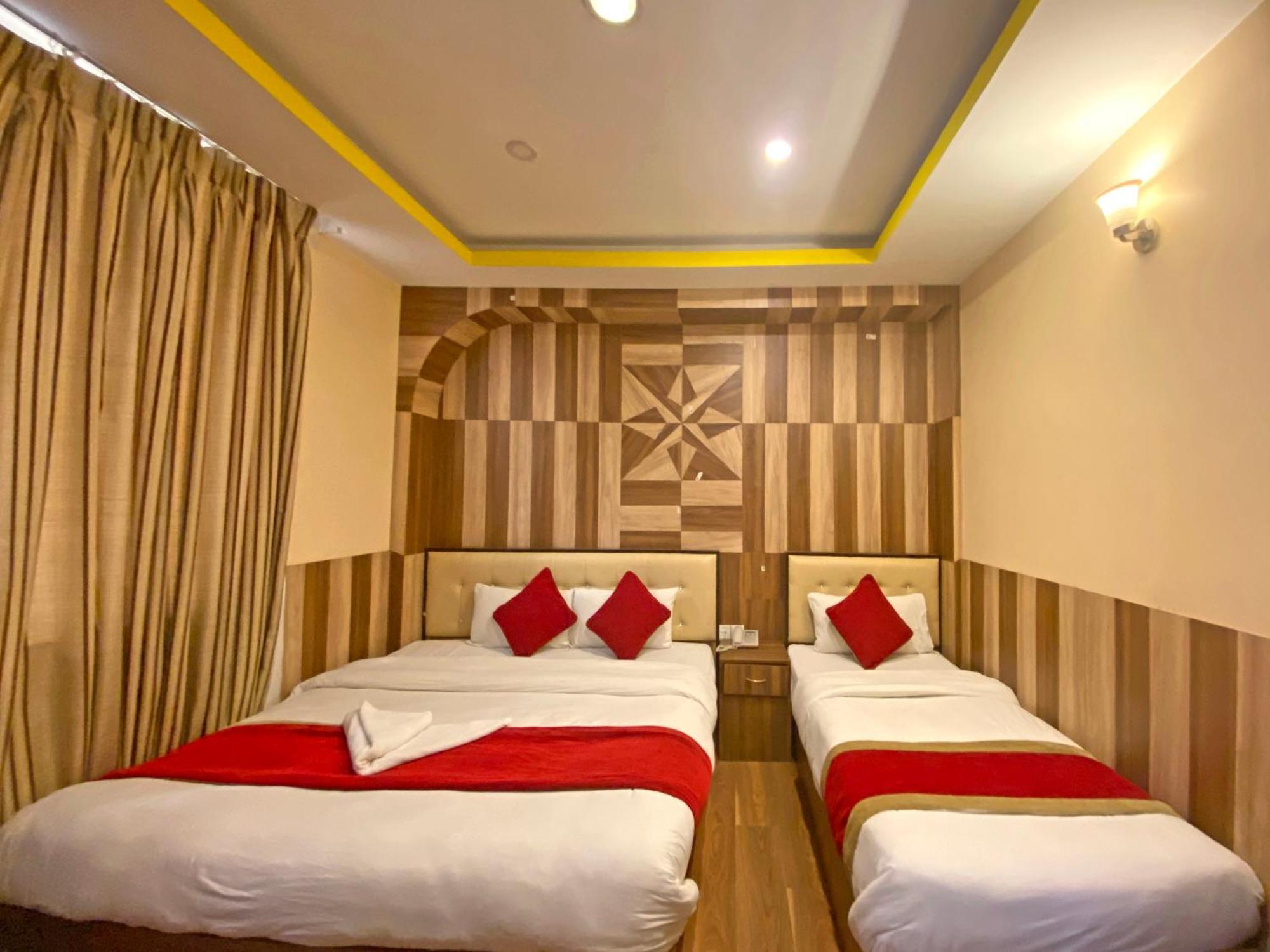 Hotel Airport Holiday Kathmandu Exterior foto