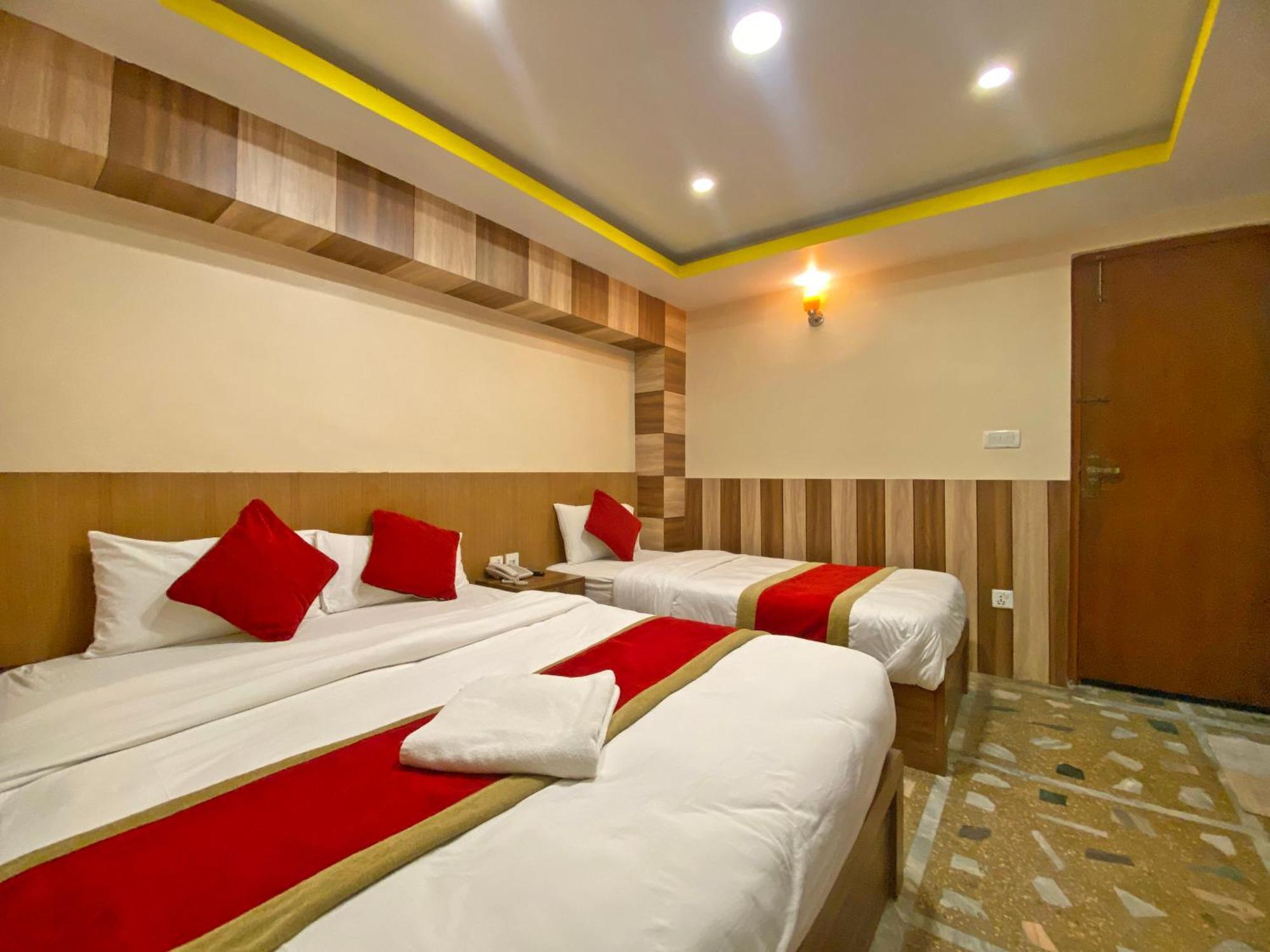 Hotel Airport Holiday Kathmandu Exterior foto